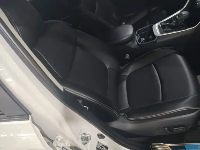 Toyota RAV4 — Фото автомобиля 24