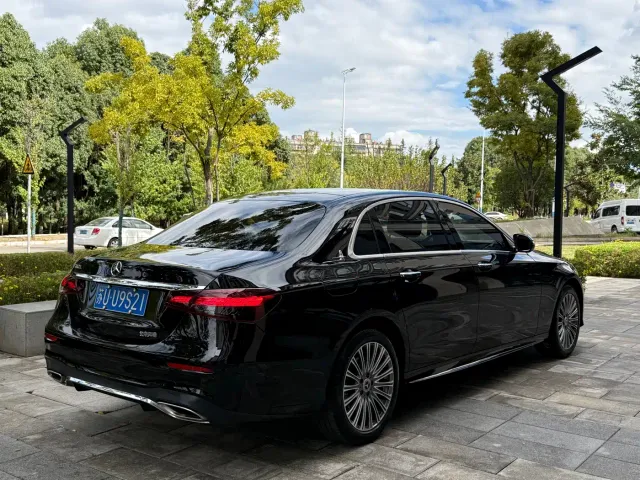 Mercedes-Benz E-Class — Фото автомобиля 7