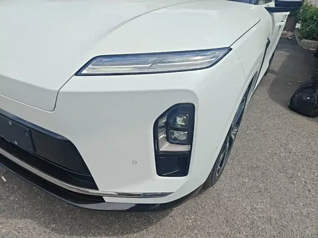 Nio ES8 — Фото автомобиля 23