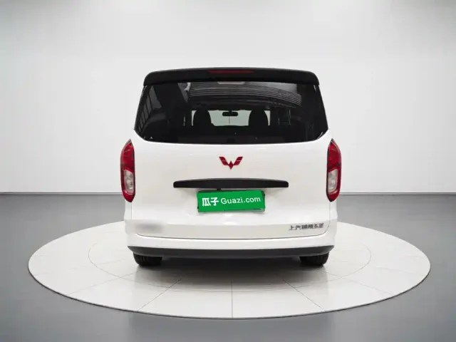 Wuling Hongguang — Фото автомобиля 5