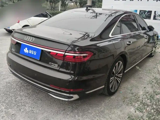 Audi A8 — Фото автомобиля 3