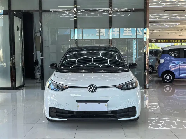 Volkswagen ID.3 — Фото автомобиля 2