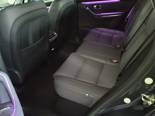 Leapmotor C10 — Фото автомобиля 16