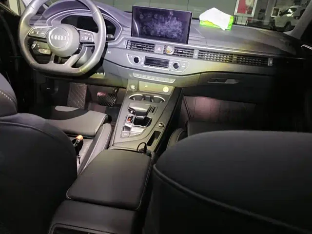 Audi A4L — Фото автомобиля 12