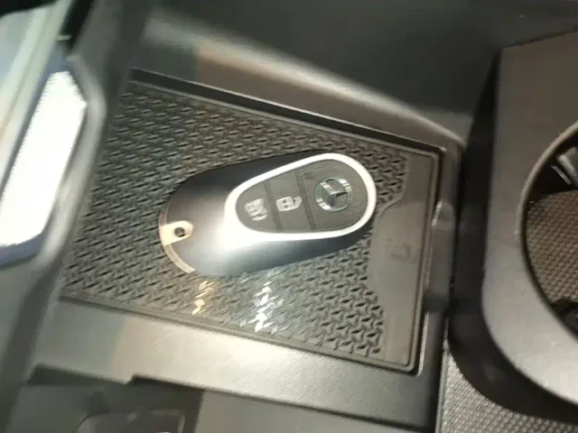 Mercedes-Benz EQE SUV — Фото автомобиля 8