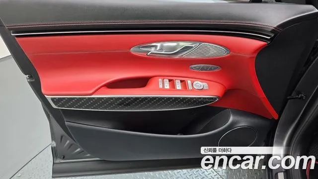 Genesis GV70 — Фото автомобиля 13