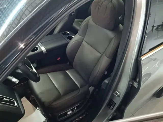 Li Auto L8 — Фото автомобиля 14