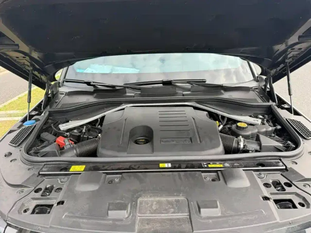 Land Rover Range Rover Sport — Фото автомобиля 3