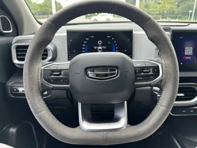 Geely ICON — Фото автомобиля 12