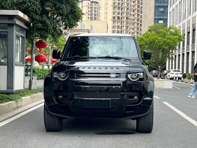 Land Rover Defender — Фото автомобиля 2