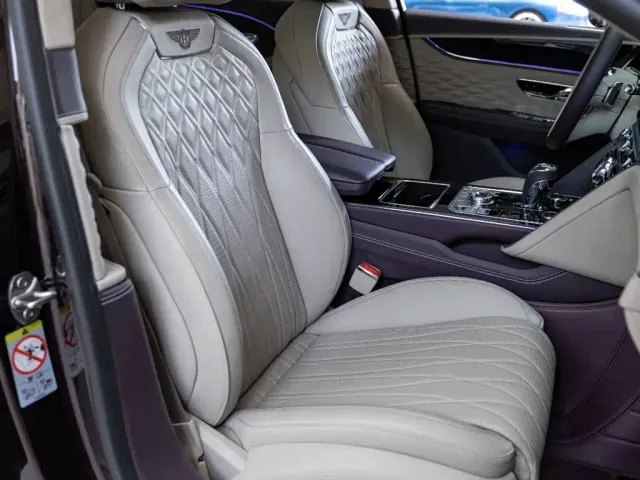 Bentley Flying Spur — Фото автомобиля 20