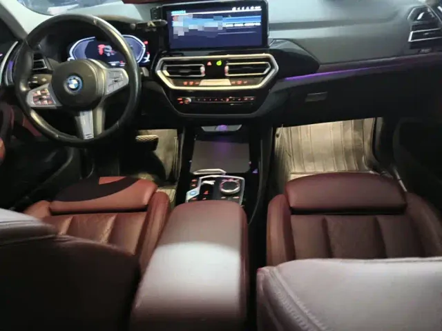 BMW iX3 — Фото автомобиля 12