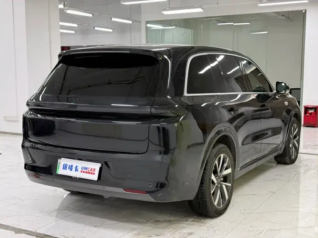 Li Auto L8 — Фото автомобиля 6