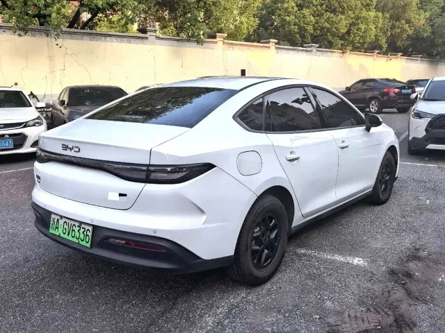 BYD Seal 05 DM-i — Фото автомобиля 8