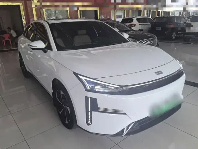 Geely Galaxy L6 — Фото автомобиля 3