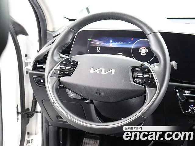Kia Niro New — Фото автомобиля 12