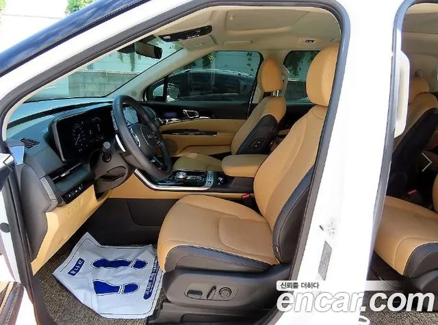 Kia Carnival Generation 4 — Фото автомобиля 10