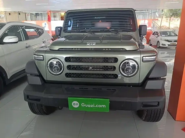 212 212 T01 2024 2.0T Mechanic — Фото автомобиля 2