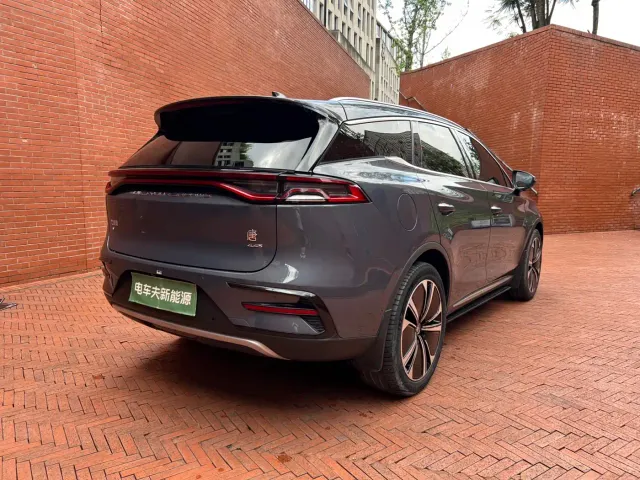 BYD Tang — Фото автомобиля 11