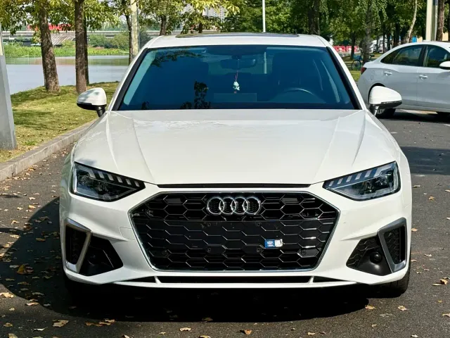 Audi A4L — Фото автомобиля 3