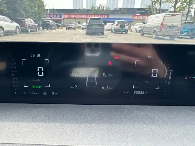 Changan Qiyuan A05 — Фото автомобиля 8