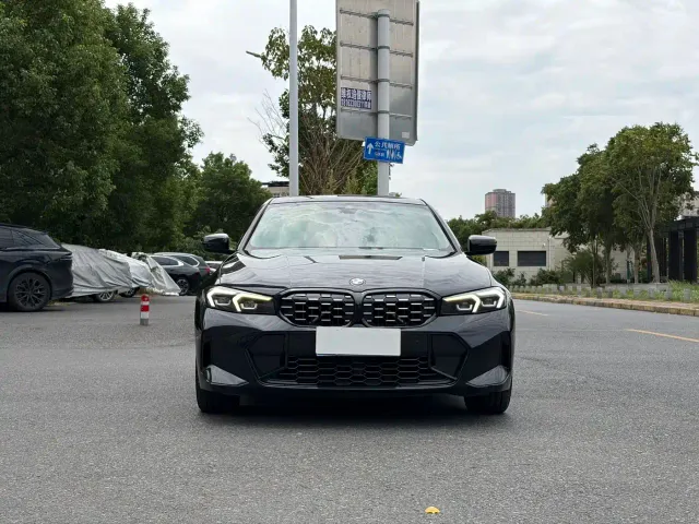 BMW 3 Series — Фото автомобиля 2