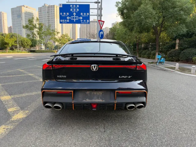 Changan UNI-V — Фото автомобиля 12