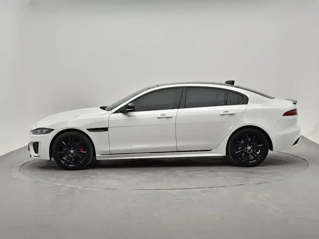 Jaguar XEL — Фото автомобиля 4