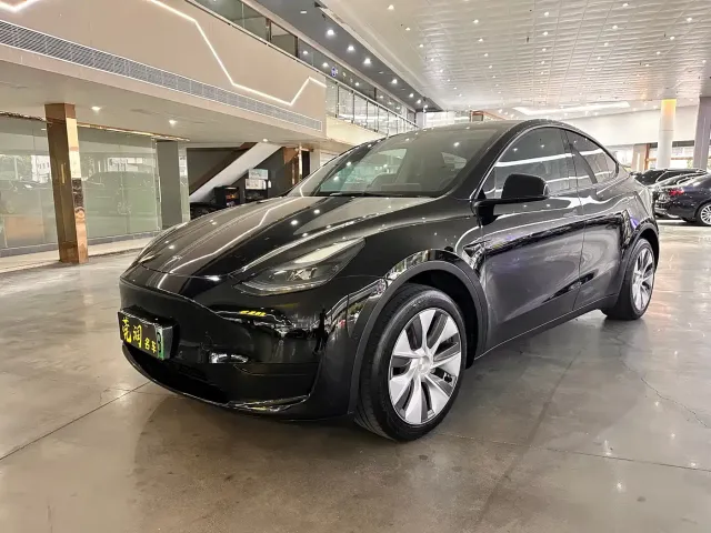 Фотография автомобиля — Tesla Model Y