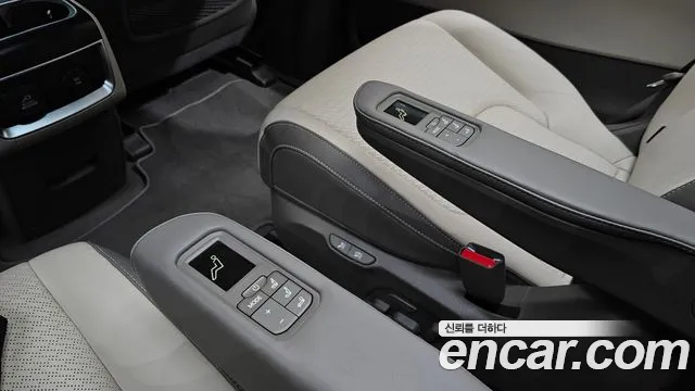 Kia Carnival Generation 4 — Фото автомобиля 28