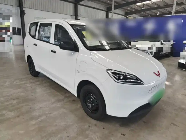 Wuling Hongguang — Фото автомобиля 3