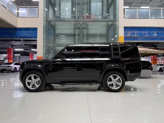 Land Rover Defender — Фото автомобиля 4
