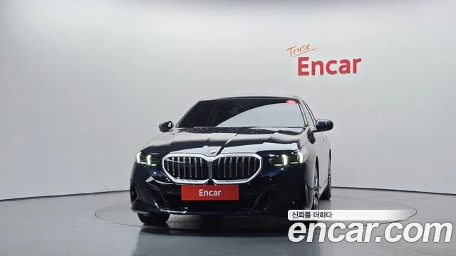 BMW 5 Series G60 — Фото автомобиля 3