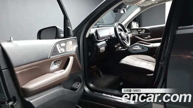Mercedes-Benz GLE-Class — Фото автомобиля 3