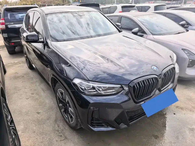 BMW iX3 — Фото автомобиля 3