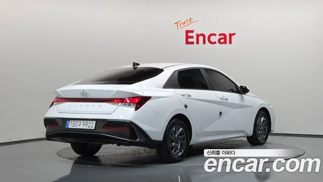 Hyundai Avante CN7 — Фото автомобиля 2