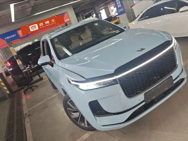 Li Auto ONE — Фото автомобиля 2