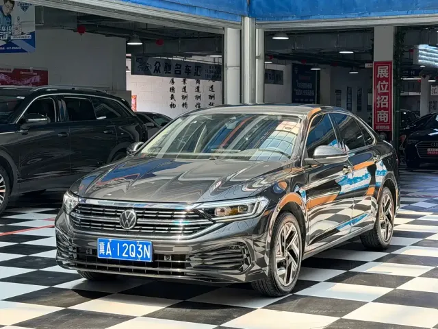 Фотография автомобиля — Volkswagen Sagitar