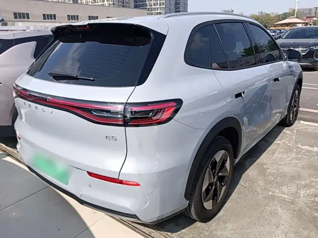 Geely Galaxy E5 — Фото автомобиля 6