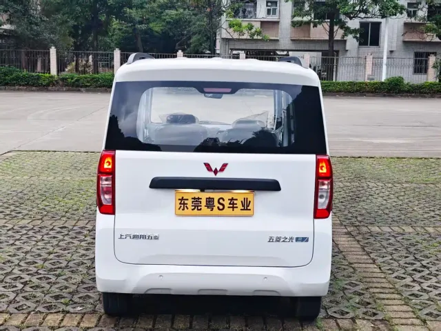 Wuling Zhiguang NEV — Фото автомобиля 5
