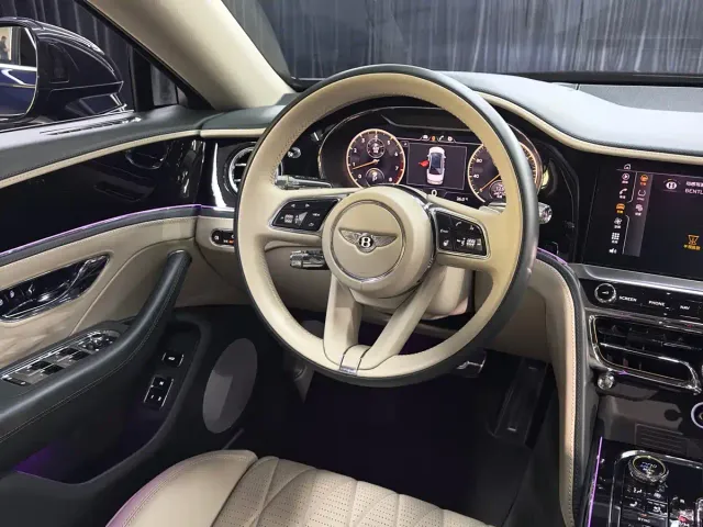 Bentley Flying Spur — Фото автомобиля 21