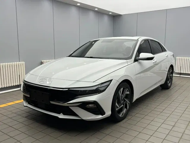 Фотография автомобиля — Hyundai Elantra