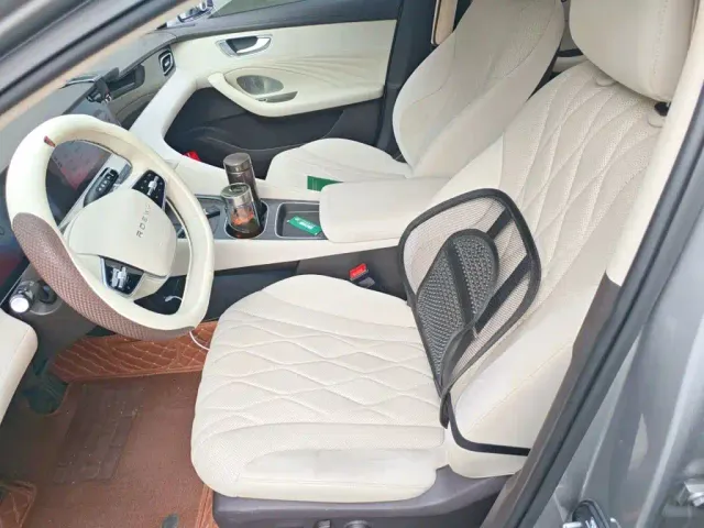 Roewe D7 — Фото автомобиля 11