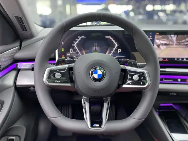BMW 5 Series — Фото автомобиля 16