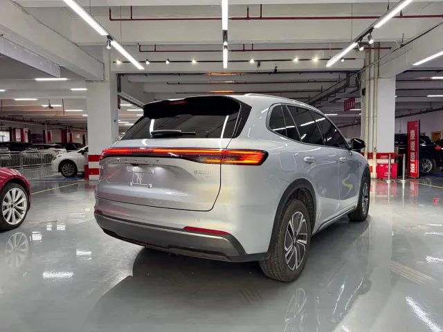 Geely Galaxy Starship 7 EM-i — Фото автомобиля 5