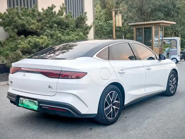 BYD Qin L — Фото автомобиля 6
