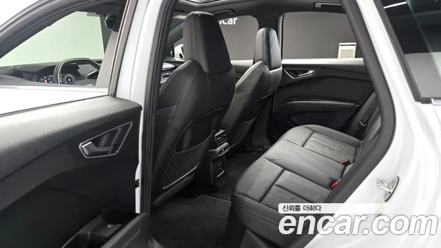 Audi Q4 e-tron F4 — Фото автомобиля 11