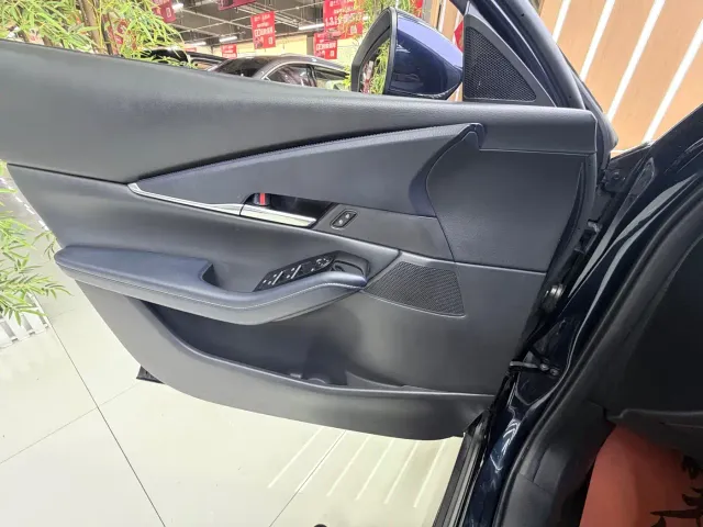 Mazda CX-30 — Фото автомобиля 10