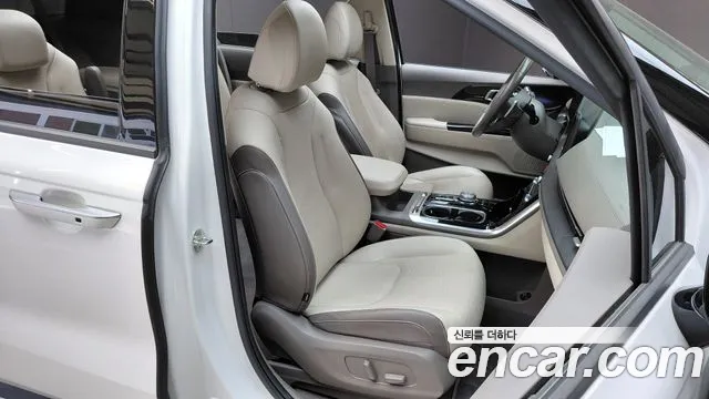 Kia Carnival Generation 4 — Фото автомобиля 16