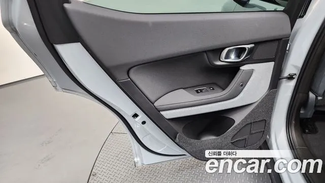 Polestar Polestar 2 — Фото автомобиля 25